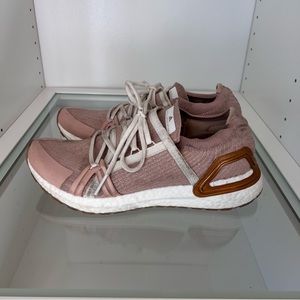 Adidas ultra boost women’s size 10